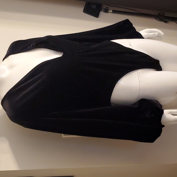 Seeing One Piece Velvet low cut Blouse - Picture 3 of 7